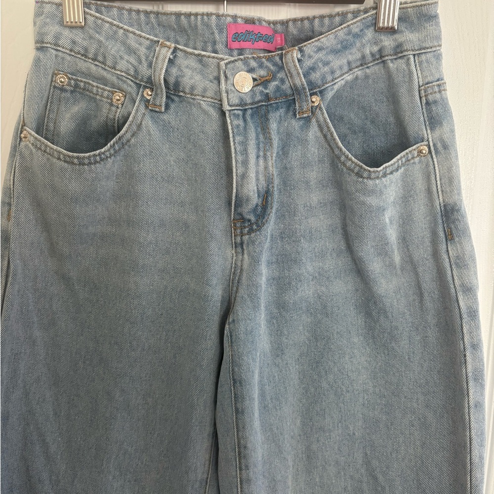 Edikted Raelynn Washed Low Rise Jean - Picture 6 of 10